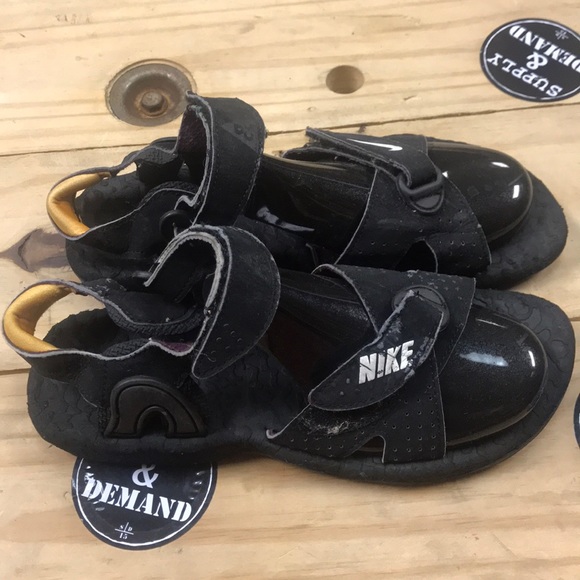 vintage nike flip flops